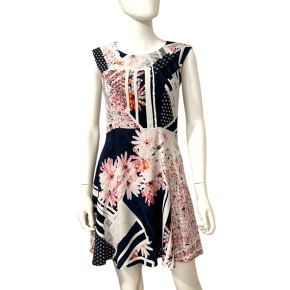 French Connection Dresses & Skirts - French Connection Skater Dress 6 Navy Blue Pink Daisy Floral Lined Sleeveless